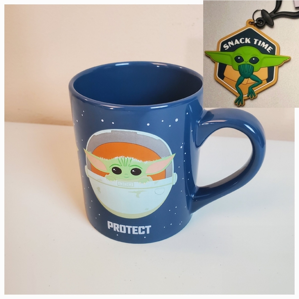 The Mandalorian child baby Yoda coffe mug and key chain